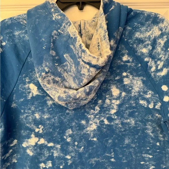 Cotton Citizen Women’s Blue & White Paint Splatter Short Sleeve Hoodie Size XS - Picture 6 of 8